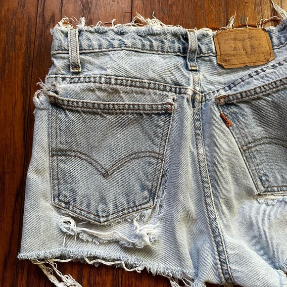 Levis distressed shorts - Picture 6 of 7